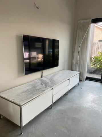 TV-meubel/dressoir met marmeren blad beschikbaar voor biedingen