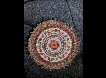 Brocaat💥KLEIN ONDERZET KLEEDJE beschikbaar voor biedingen