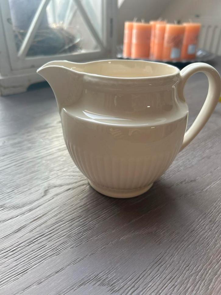 Wedgwood Edme Waterkan - Klassiek Design, Huis en Inrichting, Keuken | Servies, Zo goed als nieuw, Overige typen, Wedgwood, Aardewerk