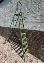 Industriële vintage hoge trapladder, Ophalen, Gebruikt, Trap, Opvouwbaar of Inschuifbaar