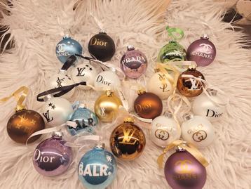 Weekend AANBIEDING Dior LV Armani kerst Kerstballen⛄❄️🎄🥰😍 beschikbaar voor biedingen
