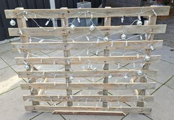 Aankleding: Pallet met verlichting en knijpers beschikbaar voor biedingen