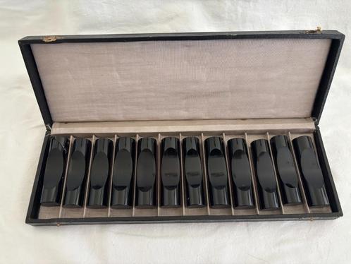 Set van 12 zwart glazen messenleggers in de originele doos., Antiek en Kunst, Antiek | Glas en Kristal, Ophalen of Verzenden