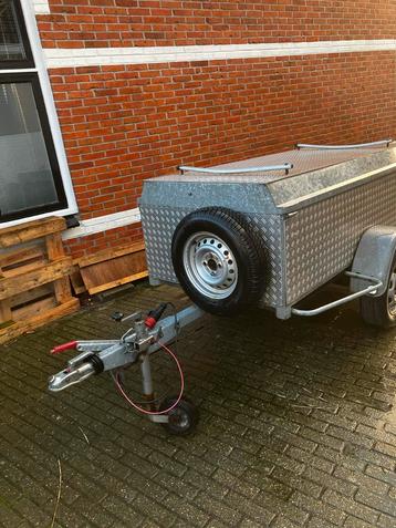 Gebruikte aanhangwagen volledig gegalvaniseerd beschikbaar voor biedingen