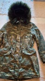 Zara parka camouflage L, Kleding | Dames, Jassen | Winter, Zara, Maat 42/44 (L), Ophalen of Verzenden, Zo goed als nieuw