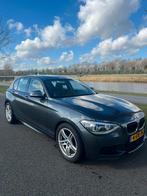 BMW 1-Serie 118I (170 pk) 125KW 5DR 2013 Grijs M sportpakket, Auto's, 1-Serie, 65 €/maand, 1280 kg, Zwart