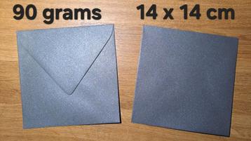 25 Mooie vierkante enveloppen glanzend grijs 14 x 14 cm beschikbaar voor biedingen