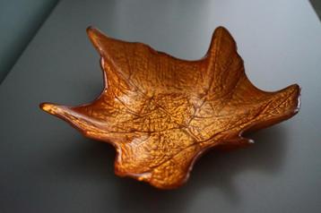 Herfstblad - glas - L 22cm x B 22cm x H 3cm beschikbaar voor biedingen