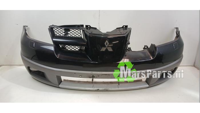 Voorbumper van een Mitsubishi Outlander (X42B), Auto-onderdelen, Carrosserie en Plaatwerk, Bumper, Mitsubishi, Gebruikt, 3 maanden garantie
