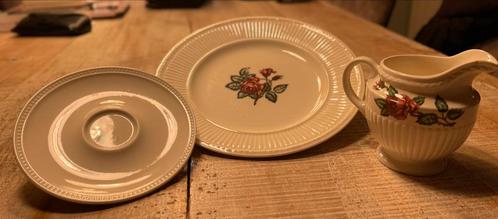 Wedgewood “Mosse Rose” servies, Huis en Inrichting, Keuken | Servies, Zo goed als nieuw, Wedgwood, Aardewerk, Verzenden