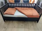 Peuterbed zwart, met lade. Inclusief toebehoren., Ophalen, Gebruikt, 70 tot 85 cm, 140 tot 160 cm