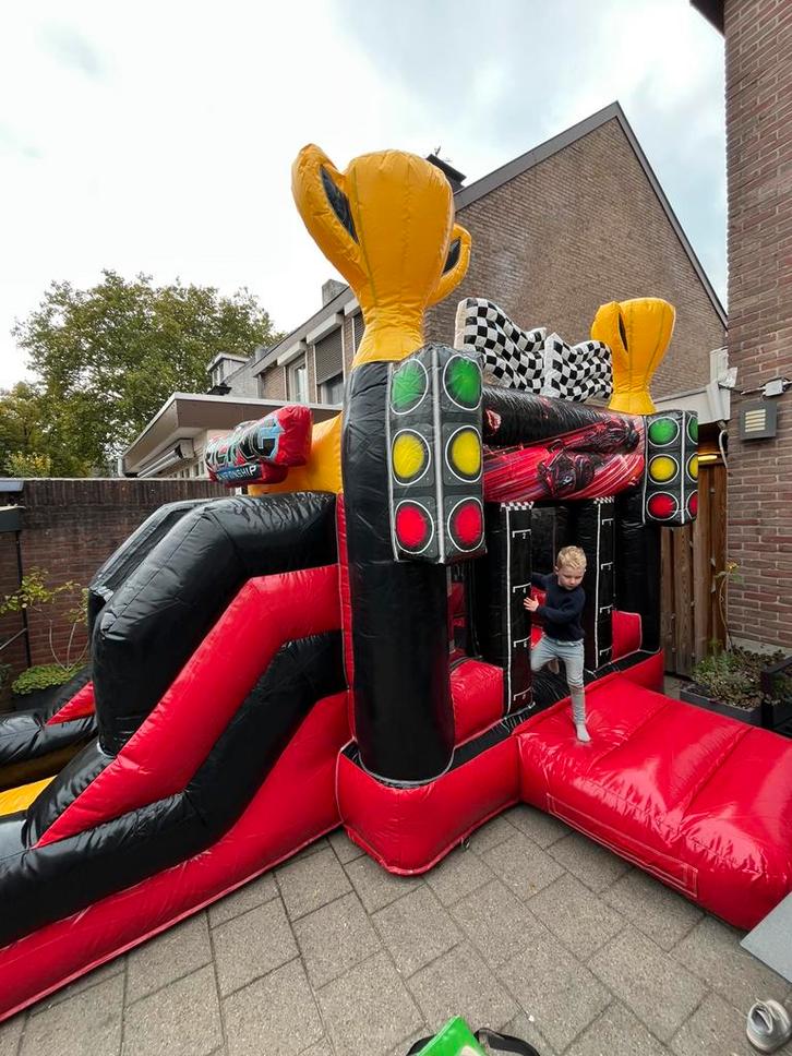 Springkussen Raceauto, F1, Tilburg, Hilvarenbeek, Waalwijk, Hobby en Vrije tijd, Feestartikelen | Verhuur, Zo goed als nieuw, Overige