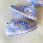 Nike Air Jordan 1 Low ‘University Blue Grey’ 40, Overige kleuren, Nieuw, Ophalen of Verzenden, Sneakers of Gympen