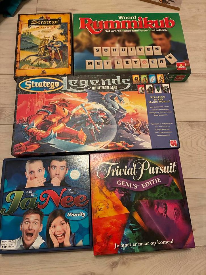 Diverse bordspellen: Stratego, Rummikub, Trivial Pursuit, Hobby en Vrije tijd, Gezelschapsspellen | Bordspellen, Zo goed als nieuw