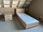 Eenpersoonsbed met nachtkastje, Ophalen, Gebruikt, Eenpersoons, Hout