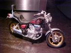 Maisto - Yamaha XV1000 Virago [paars] 1/18, Hobby en Vrije tijd, Modelauto's | 1:18, Ophalen of Verzenden, Gebruikt, Motor, Maisto