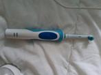 Oral b elektrische tandenborstel met lader en oozetborstele, Ophalen of Verzenden, Gebruikt, Tandenborstel