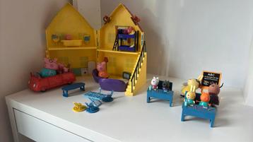 Peppa big / peppa pig speelgoed huis, auto, school beschikbaar voor biedingen