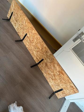 Houten muur schap 2,50m beschikbaar voor biedingen