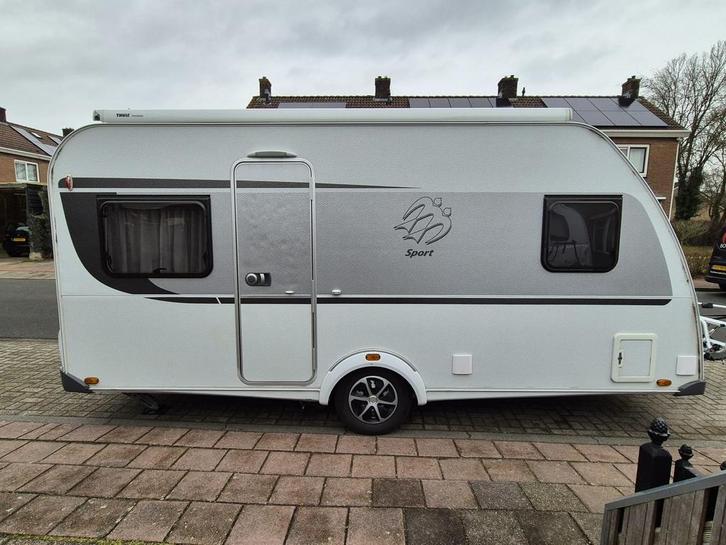 Knaus SPORT 450 FU COMPLEET!!! (AIRCO/LUIFEL/MOVER/VOORTENT), Caravans en Kamperen, Caravans, Particulier, tot en met 4, 1000 - 1250 kg