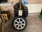 Winterbanden Continental 205/55 R16 + Gereedschap, Auto-onderdelen, Banden en Velgen, Ophalen, Gebruikt, 16 inch, Band(en)