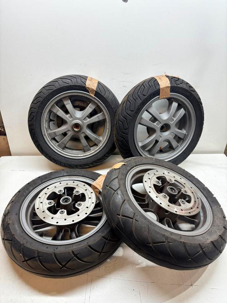 Velgen met band Kymco Like, Fietsen en Brommers, Brommeronderdelen | Scooters, Zo goed als nieuw, Kymco, Overige typen, Ophalen of Verzenden