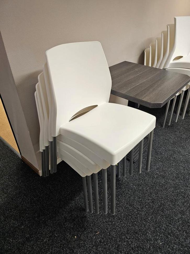 Stoelen en Tafels - Kantoor/Vergaderruimte, Huis en Inrichting, Stoelen, Gebruikt, Vijf, Zes of meer stoelen, Kunststof, Metaal