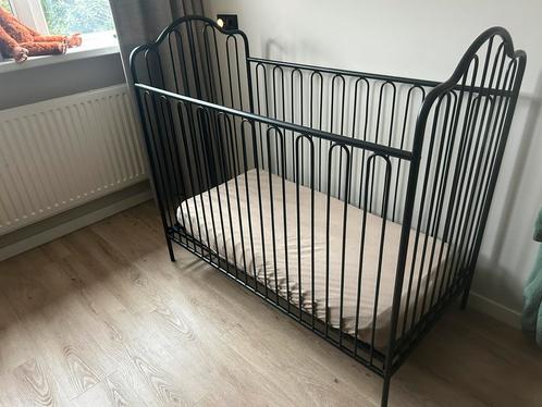 Stalen ledikant, Kinderen en Baby's, Kinderkamer | Bedden, Zo goed als nieuw, Minder dan 140 cm, Minder dan 70 cm, Lattenbodem