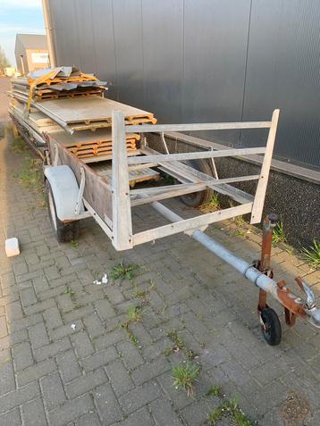 Aanhanger beschikbaar voor biedingen