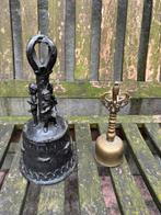Zware antieke bronzen tibetaanse gebedsbel en kleinere koper, Ophalen of Verzenden