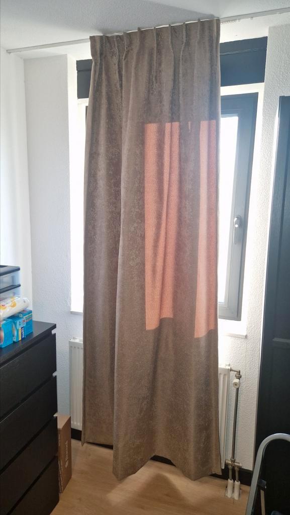 Goudkleurige gordijnen 224 lang en diverse breedtes, Huis en Inrichting, Stoffering | Gordijnen en Lamellen, Zo goed als nieuw