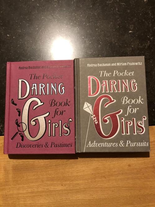 The Pocket daring book for Girls: 2 exemplaren, Boeken, Hobby en Vrije tijd, Zo goed als nieuw, Overige onderwerpen, Ophalen of Verzenden
