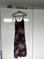 lange zwarte jurk met gekleurde bloemen en kant maat M sobe, Maat 38/40 (M), Zwart, Ophalen of Verzenden, Zo goed als nieuw