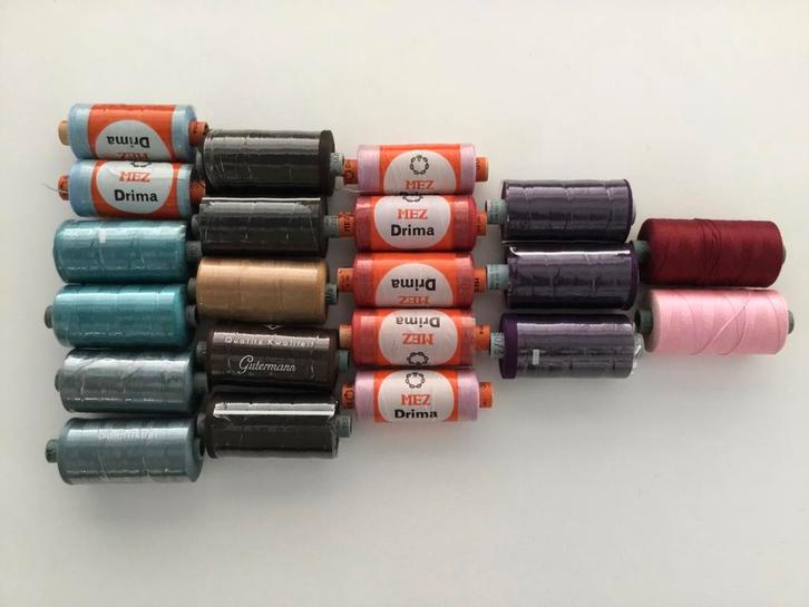 21 klosjes machine naaigaren Gütermann en Drima., Hobby en Vrije tijd, Naaien en Fournituren, Nieuw, Garen of Naald(en), Ophalen of Verzenden