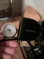 Mercedes-Benz Klokje - Bureauklok, Overige materialen, Leer, Zo goed als nieuw, Ophalen