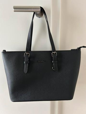 Zwarte tas, nieuw beschikbaar voor biedingen