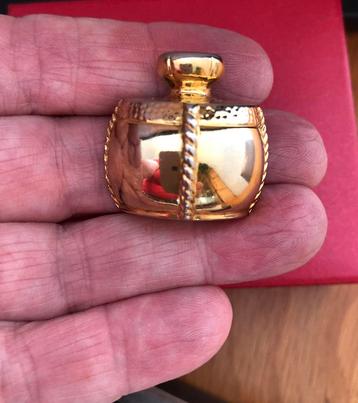 Yves Saint Laurent YSL parfum Pin Broche Parfum Flesje Uniek beschikbaar voor biedingen