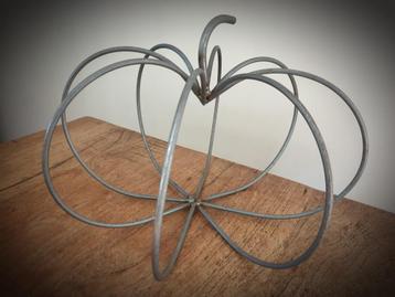 Metalen decoratie frame pompoen  - bloemschikken  - kerst  beschikbaar voor biedingen