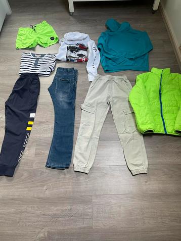 Kledingpakket maat 152/158 beschikbaar voor biedingen