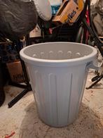 Gratis voerton, prullenbak, opbergbak met scheur in deksel, Ophalen of Verzenden, Vee