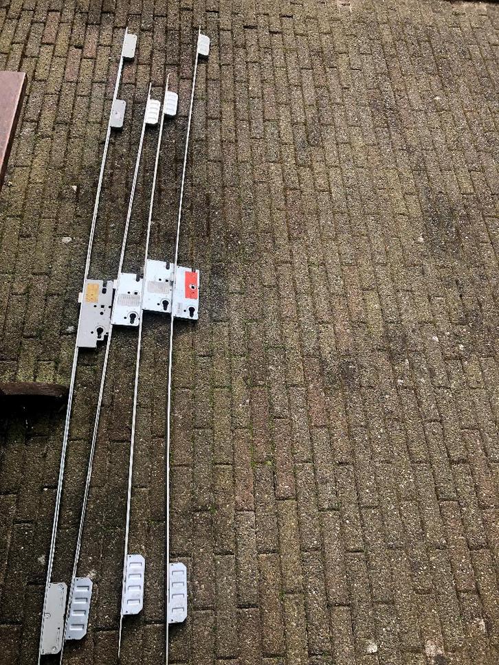 Buva driepuntssluiting, Doe-het-zelf en Verbouw, Hang- en Sluitwerk, Zo goed als nieuw, Slot, Ophalen