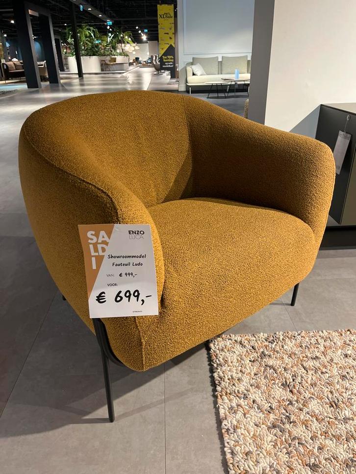 Enzo Luca Fauteuil Piet Klerkx - Oker Bouclé, Huis en Inrichting, Fauteuils, Nieuw, Stof, 75 tot 100 cm, Ophalen