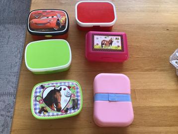 Schoo/ peuterzaal,brooddoos/fruitdoosjes beschikbaar voor biedingen
