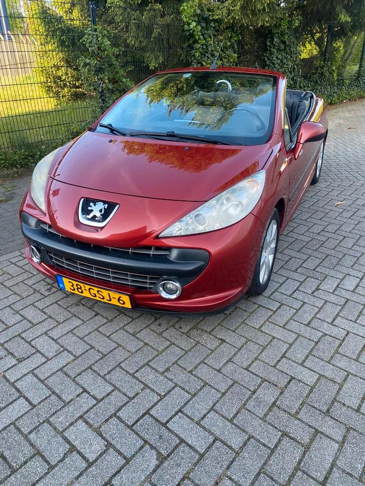 Peugeot 207 1.6 16V CC 110KW 2007 Rood nieuwe apk, Auto's, Peugeot, Bedrijf, Benzine, D, Cabriolet, Handgeschakeld, Geïmporteerd