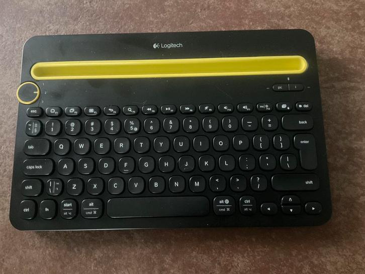 Logitech K480 bluetooth toetsenbord, Computers en Software, Toetsenborden, Zo goed als nieuw, Qwerty, Draadloos, Ophalen of Verzenden
