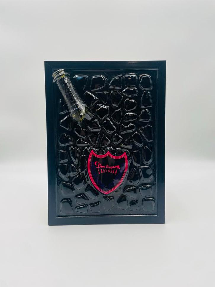 Dom Perignon Lady Gaga Gebroken Fles Kunst, Antiek en Kunst, Kunst | Designobjecten, Ophalen of Verzenden