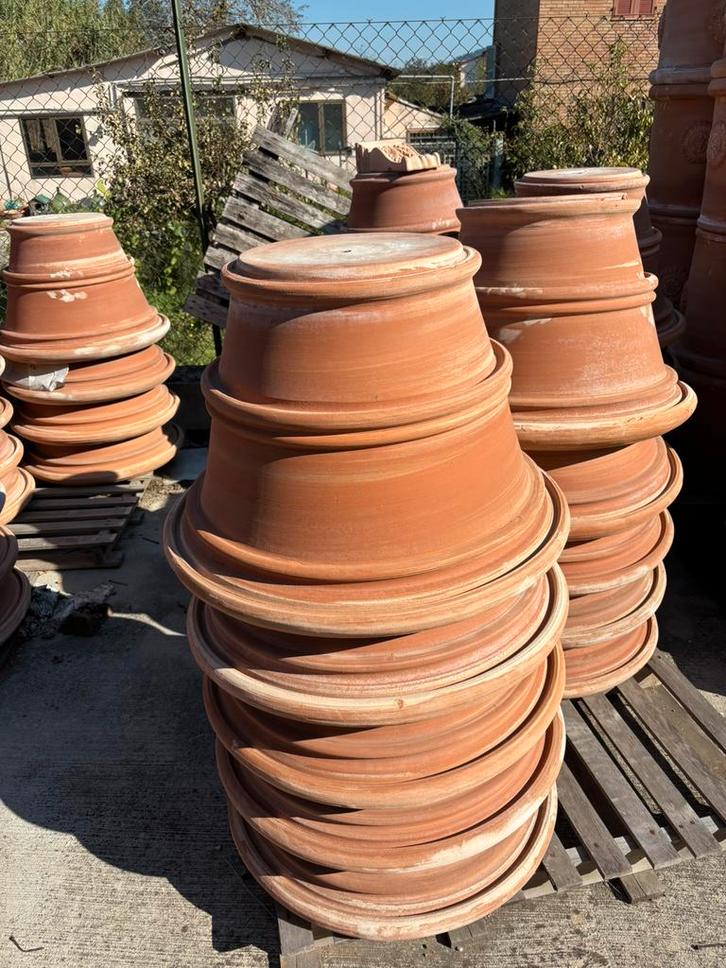 Handgemaakte Italiaanse terracotta pot | Gubbio, Tuin en Terras, Bloempotten, Nieuw, Aardewerk, Binnen, Balkon, Tuin, 40 tot 70 cm