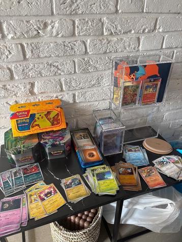 Pokemonkaarten - Tins / Decks beschikbaar voor biedingen