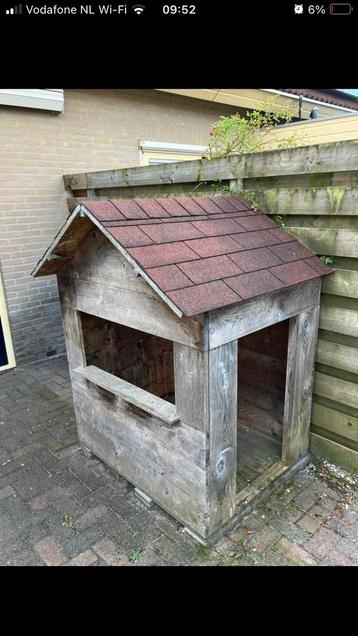GRATIS houten kinderhuis voor in de tuin beschikbaar voor biedingen