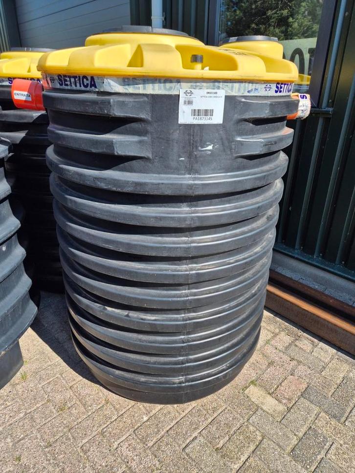 kunststof tanks 1500liter., Doe-het-zelf en Verbouw, Buizen en Afvoer, Nieuw, Pvc, Minder dan 2 meter, 80 mm of meer, Ophalen